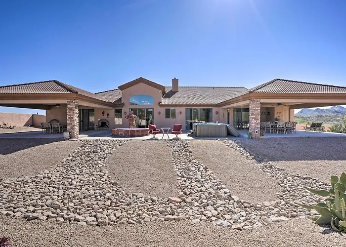 Outdoor Oasis! Group-friendly Retreat * Cave Creek