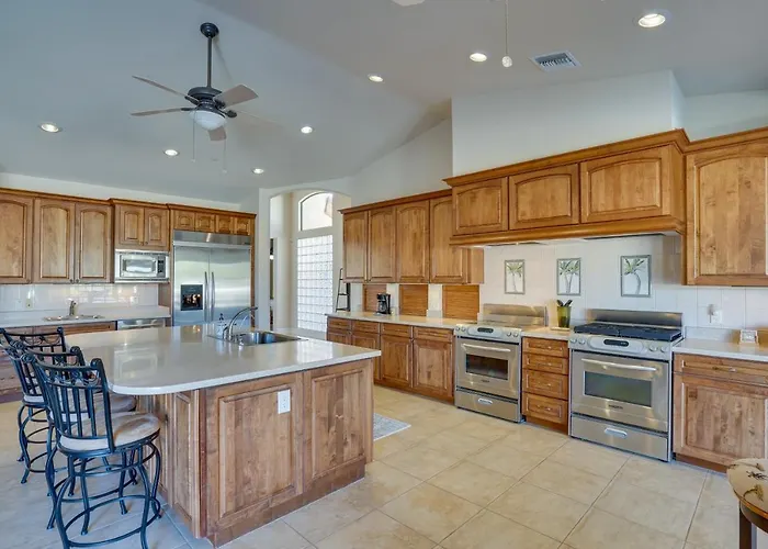 Outdoor Oasis! Group-friendly Retreat Holiday home