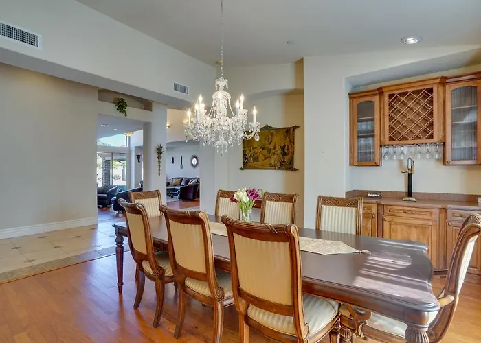 Outdoor Oasis! Group-friendly Retreat Cave Creek