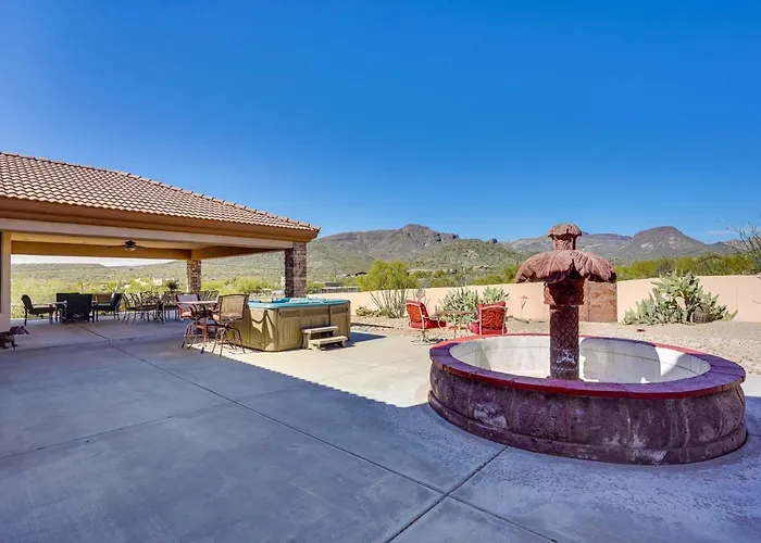 Outdoor Oasis! Group-friendly Retreat Cave Creek