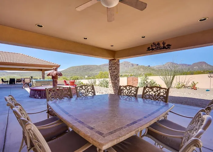 Holiday home Outdoor Oasis! Group-friendly Retreat